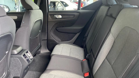 Volvo XC40 2.0 B3 G Plus Dark Auto