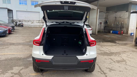 Volvo XC40 2.0 B3 G Plus Dark Auto