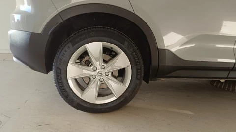 Volvo XC40 2.0 B3 G Core Auto