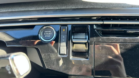 Peugeot 3008 Hybrid 1.2 107KW Allure eDCS6