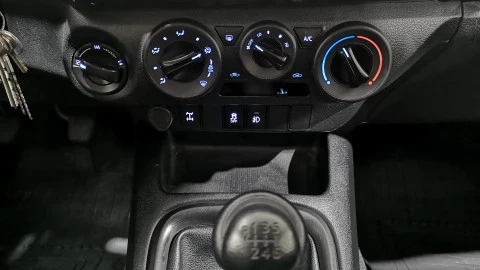 Toyota Hilux 2.4 D4D Cabina Doble GX