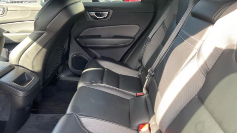 Volvo XC60 2.0 B4 G R-Design Auto