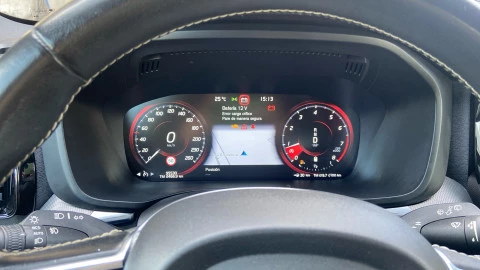 Volvo XC60 2.0 B4 G R-Design Auto