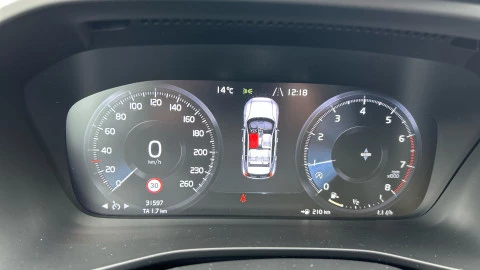 Volvo XC40 1.5 T2 Momentum Pro