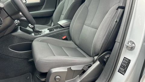 Volvo XC40 1.5 T2 Momentum Pro