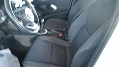 Toyota Yaris 1.0 70 Business