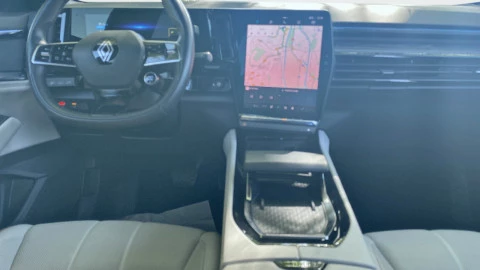 Renault Espace Iconic E-Tech full hybrid 146kW