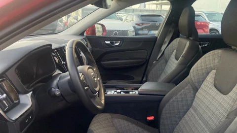 Volvo XC60 2.0 T6 AWD Recharge Core Auto