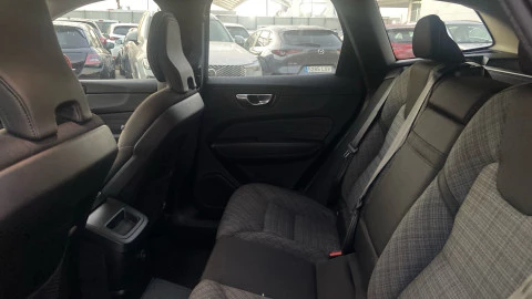 Volvo XC60 2.0 T6 AWD Recharge Core Auto