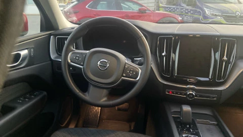 Volvo XC60 2.0 T6 AWD Recharge Core Auto