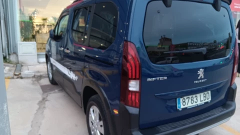 Peugeot Rifter MONOVOLUMEN COMPACTO 1.5 BLUEHDI 96KW ALLURE LONG 130 5P