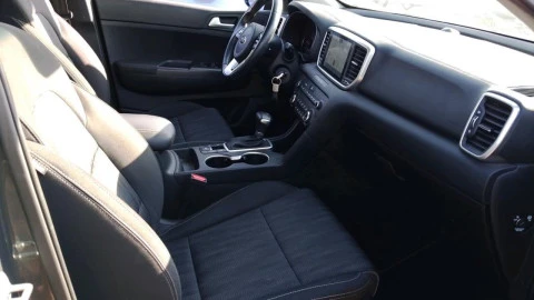 Kia Sportage 1.6 MHEV Business DCT 100kW (136CV) 4X2