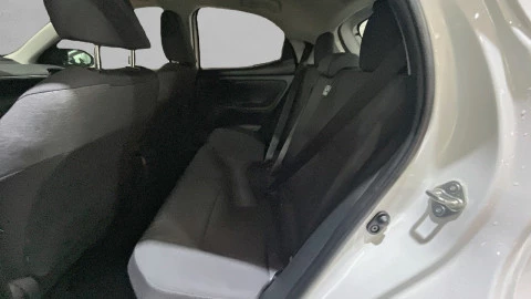 Toyota Yaris 1.5 120H Business Plus