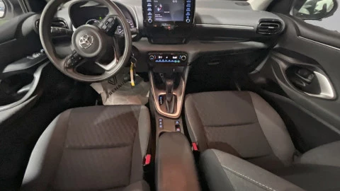 Toyota Yaris 1.5 120H Business Plus