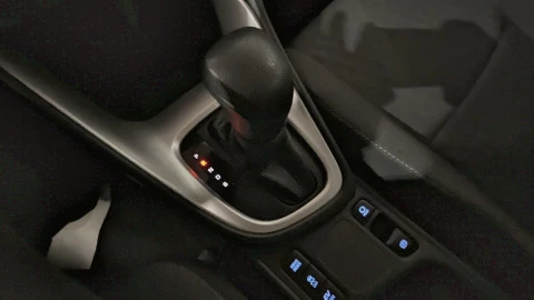 Toyota Yaris 1.5 120H Business Plus