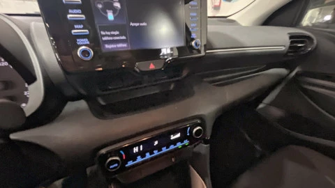 Toyota Yaris 1.5 120H Business Plus