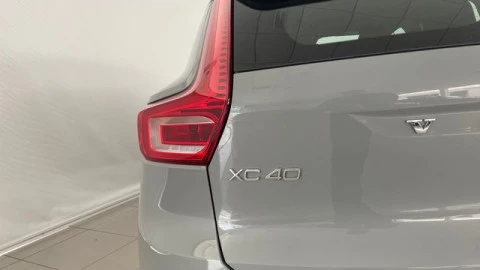 Volvo XC40 B3 G Core Auto 120 kW (163 CV)