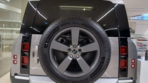 Land Rover Defender 3.0D I6 250 S 90 Auto 4WD MHEV