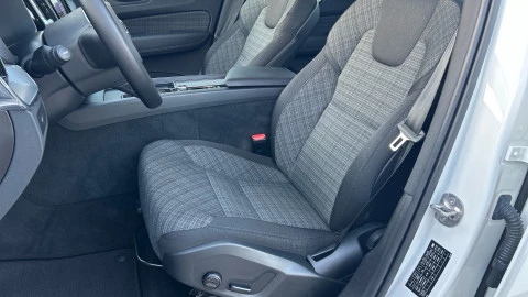 Volvo XC60 2.0 B4 D Core Auto