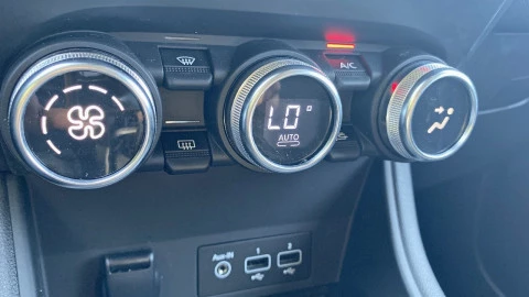 Renault Captur zen fast track E-Tech PHEV 117kW