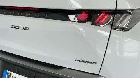 Peugeot 3008 Hybrid 1.2 107KW Allure eDCS6