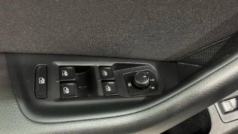 Volkswagen Passat PASSAT BUSINESS 1.6 TDI 120CV 4P DSG