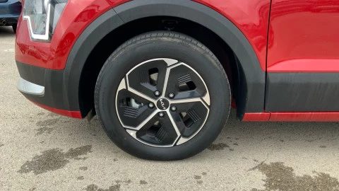 Kia Niro 1.6 GDi HEV 104kW (141CV) Concept