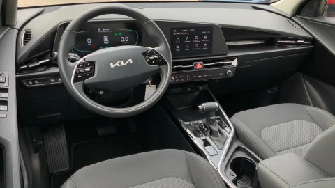 Kia Niro 1.6 GDi HEV 104kW (141CV) Concept