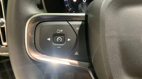 Volvo XC40 2.0 B3 G Core Auto