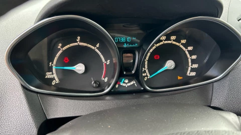 Ford Tourneo Courier 1.5 TDCi 95cv Titanium