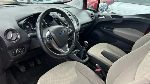 Ford Tourneo Courier 1.5 TDCi 95cv Titanium