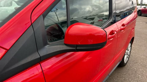 Ford Tourneo Courier 1.5 TDCi 95cv Titanium