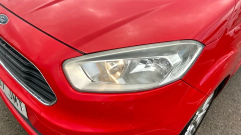 Ford Tourneo Courier 1.5 TDCi 95cv Titanium