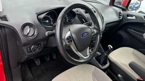 Ford Tourneo Courier 1.5 TDCi 95cv Titanium