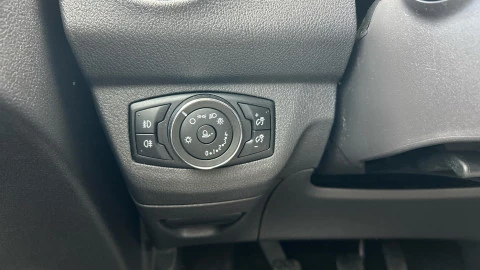 Ford Tourneo Courier 1.5 TDCi 95cv Titanium