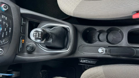 Ford Tourneo Courier 1.5 TDCi 95cv Titanium