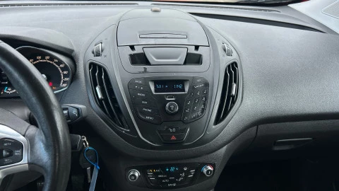 Ford Tourneo Courier 1.5 TDCi 95cv Titanium