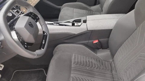 Peugeot 5008 Hybrid 1.2 107KW GT eDCS6