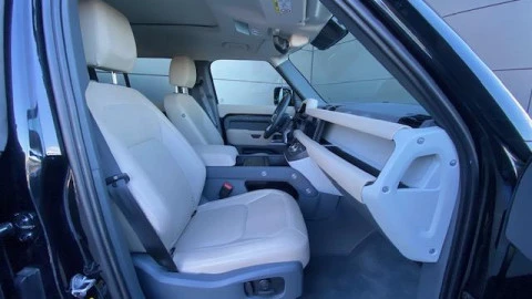 Land Rover Defender 3.0D I6 250 SE 110 Auto 4WD MHEV