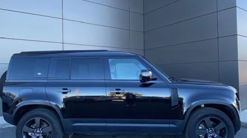 Land Rover Defender 3.0D I6 250 SE 110 Auto 4WD MHEV