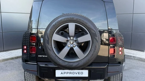 Land Rover Defender 3.0D I6 250 SE 110 Auto 4WD MHEV