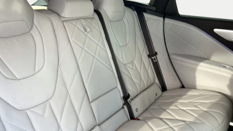 BMW XM XM 50e 350 kW (476 CV)