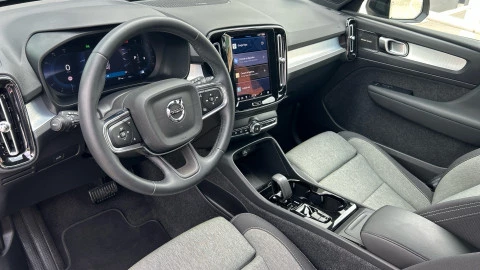 Volvo XC40 2.0 B3 G Plus Dark Auto