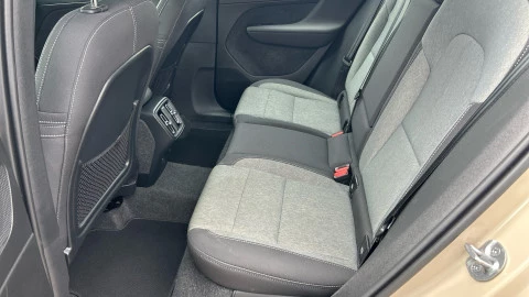 Volvo XC40 2.0 B3 G Plus Dark Auto