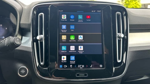 Volvo XC40 2.0 B3 G Plus Dark Auto