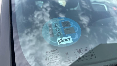 Volvo XC40 2.0 B3 G Plus Dark Auto