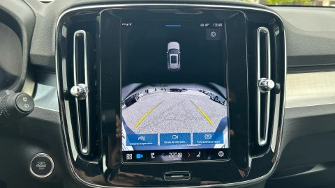 Volvo XC40 2.0 B3 G Plus Dark Auto