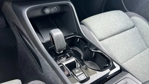 Volvo XC40 2.0 B3 G Plus Dark Auto