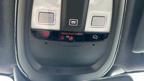 Volvo XC40 2.0 B3 G Plus Dark Auto