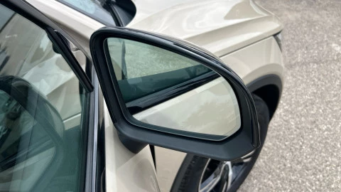 Volvo XC40 2.0 B3 G Plus Dark Auto